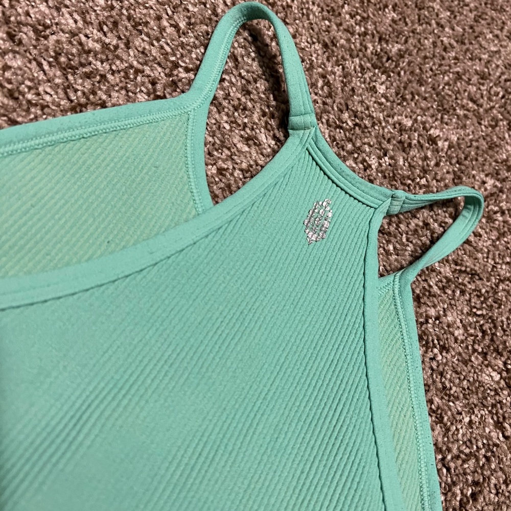 Free People Happiness runs crop top XS/S